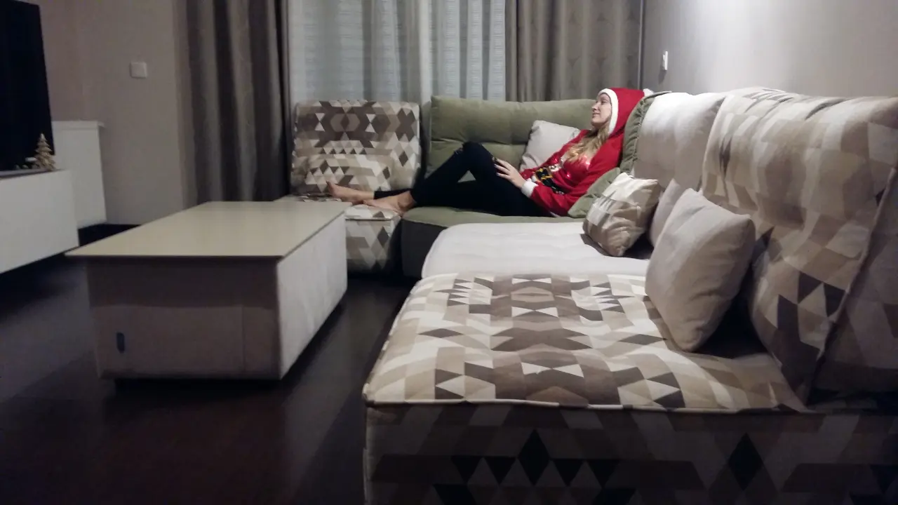 Mama Noel se rinde ante los sofás Fama