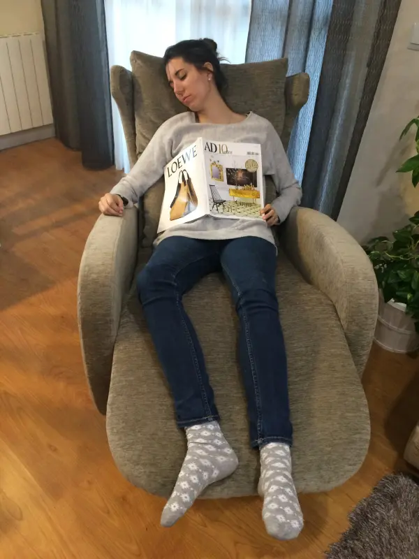 Con un sofá tan cómodo es imposible sentarse a leer una revista