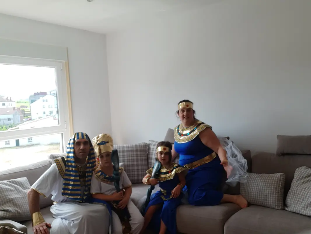 Con Fama's sofa, nos sentimos como faraones!!