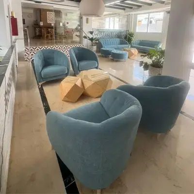 L’Hotel Villa Flamenca a Nerja si riempie di stile grazie ai nostri divani e poltrone.