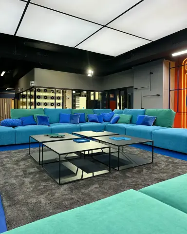 Les canapés d'Operación Triunfo sont en vente dans les magasins Famaliving.