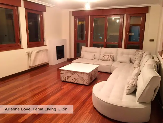 Arianne love blanco fama living Gijón