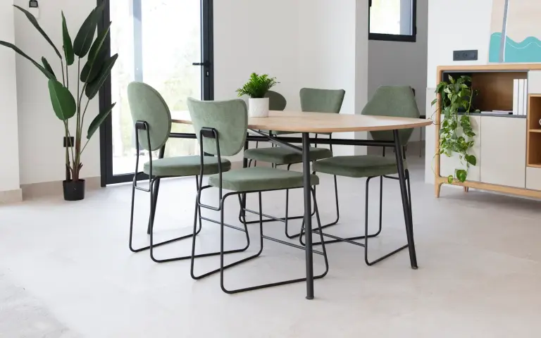 Minos mesa de comedor con tapa de madera y pie metálico