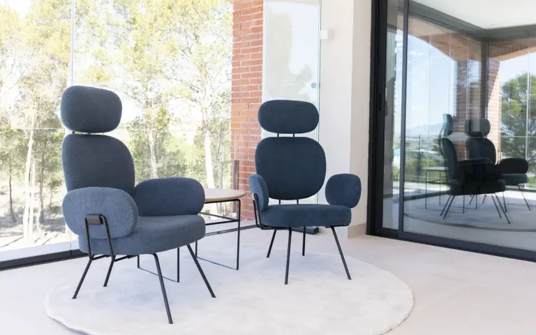 Fourmi adjustable complementary armchair