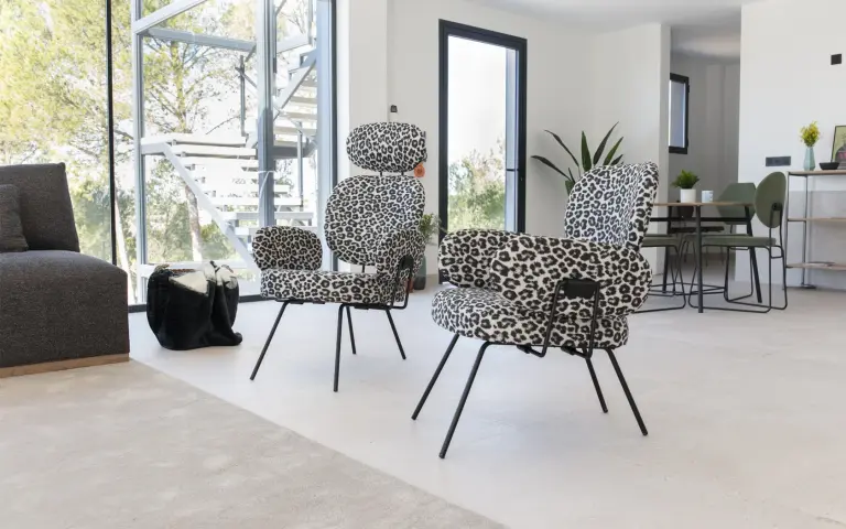 Fourmi adjustable complementary armchair