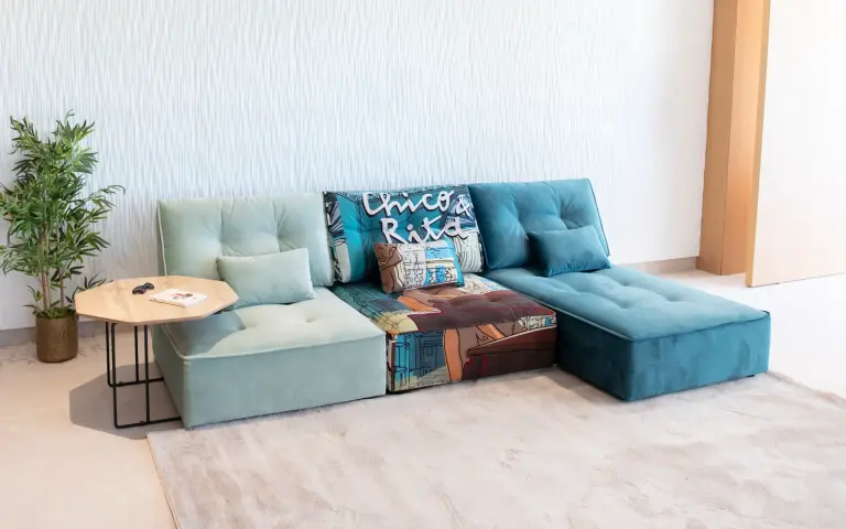 Canapé modulaire bas Arianne Love en bleu et motif Mariscal