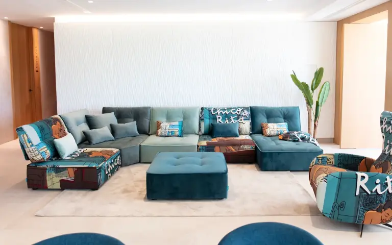 Canapé modulaire bas Arianne Love en bleu et motif Mariscal