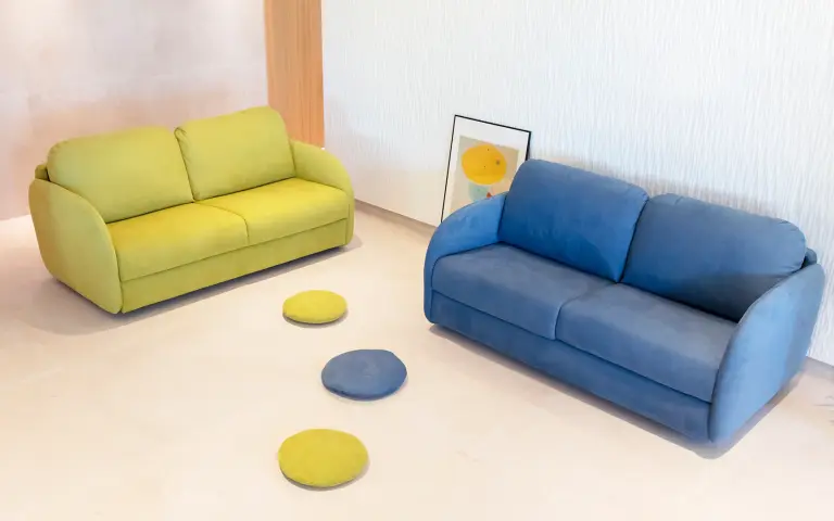 Divano letto arrotondato Bopy con apertura italiana