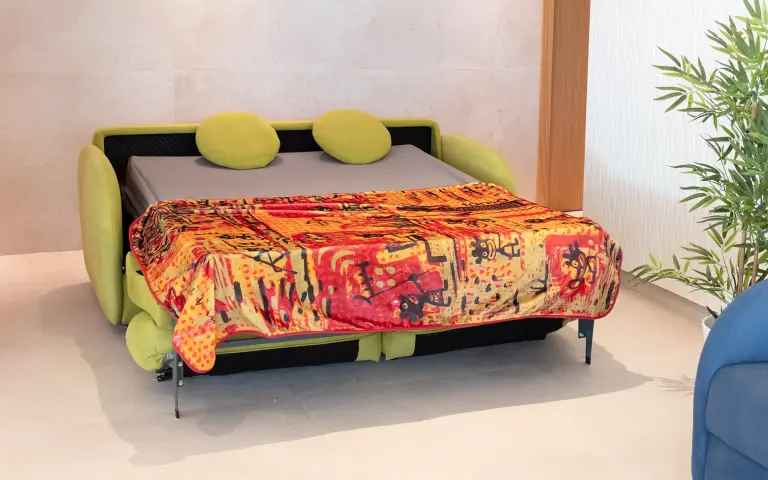 Divano letto arrotondato Bopy con apertura italiana