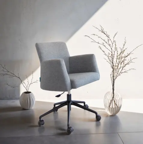 Silla giratoria 4 patas y ruedas 